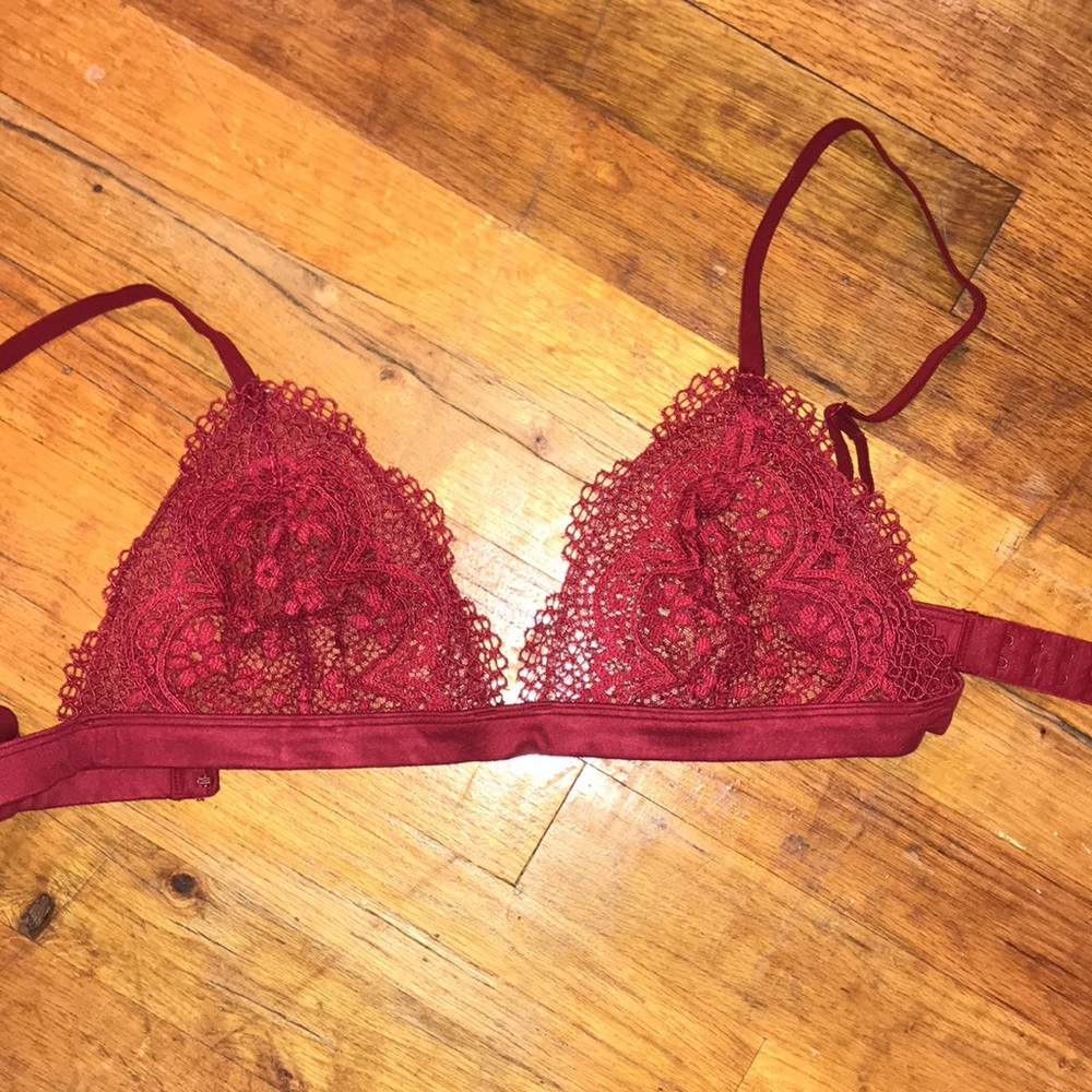Victoria’s Secret Red Lace Bra Size Large - Picture 3 of 16